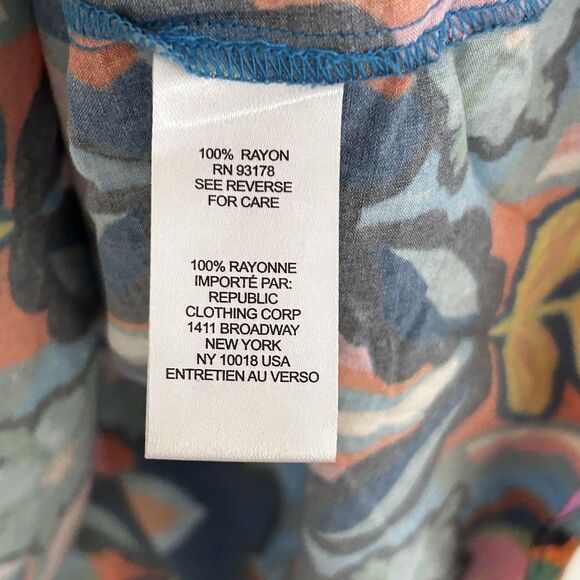 Chelsea & Theodore Top Size 2x Vibrant Colorful Floral Print Flutter Sleeve - Picture 6 of 7